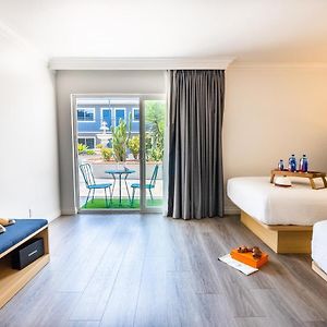 The Live Hotel